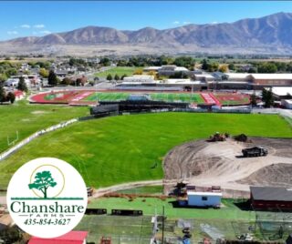 ⚾️ A little hometown pride goes a long way! 
Today, we had the opportunity to replace crabgrass-infested areas of the Bear River High School baseball field. Supporting our local schools, teams, and clubs is something we’re proud to be part of. We’re always cheering for our Bears!🐻
#chansharesod #chansharefarms #desertsagesod #bearriverhighschool #baseballfield